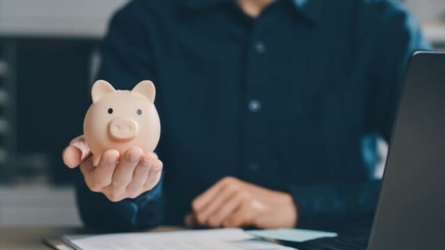 法人保険が給与扱いになるケースとは？損金算入への影響について